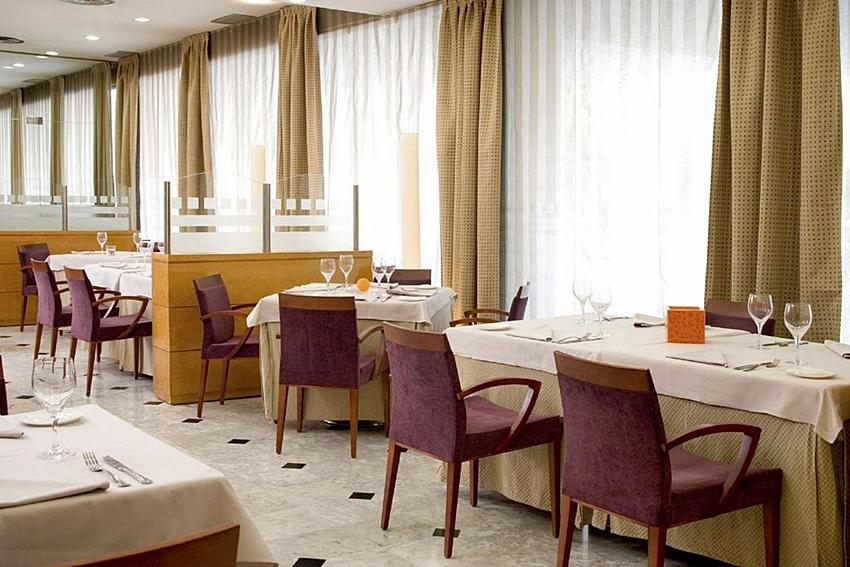 Nh Ciutat De Reus Hotell Eksteriør bilde
