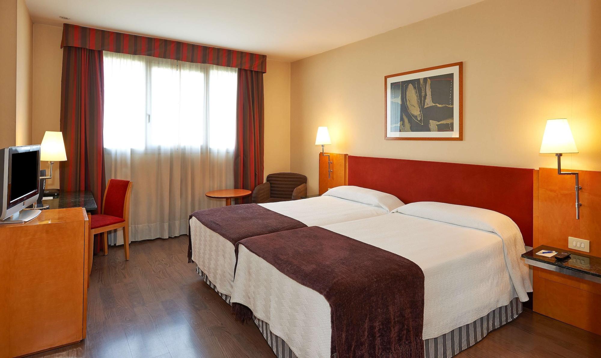 Nh Ciutat De Reus Hotell Eksteriør bilde