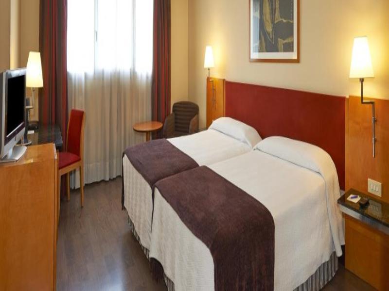 Nh Ciutat De Reus Hotell Eksteriør bilde