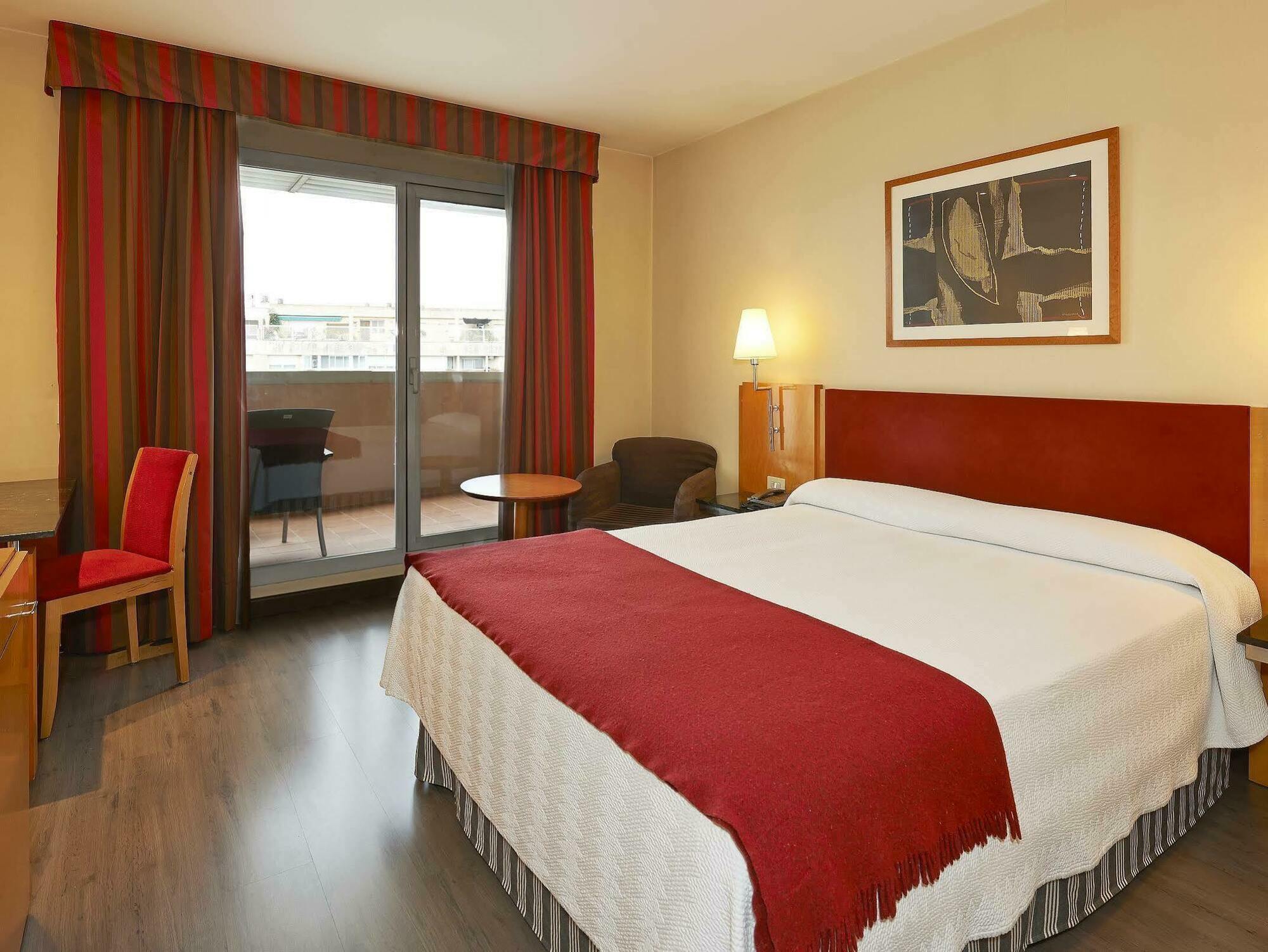 Nh Ciutat De Reus Hotell Eksteriør bilde